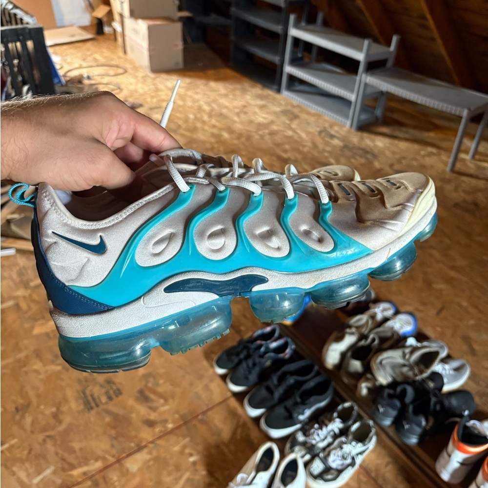 Nike Vapormax Plus “White Blue Force Blue Fury”